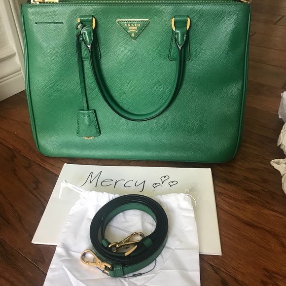 Prada Saffiano Lux - Picture 1 of 8